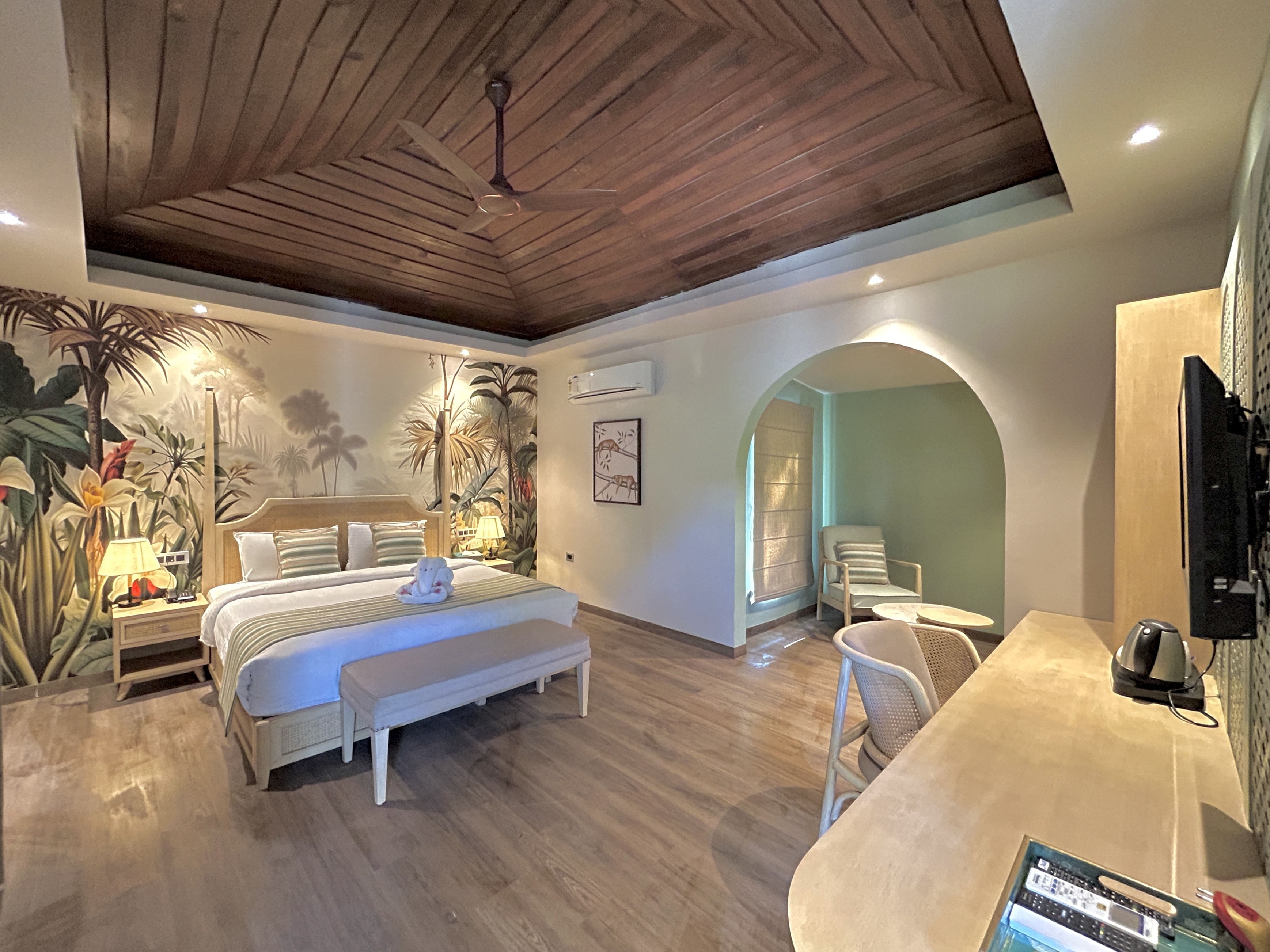 Manu Maharani Resort - Tap to explore photos