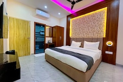 Hotel Radhika Stay- walking disctance from Salasar Balaji, Salasar