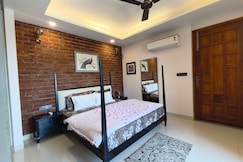 Alora stays, Gurgaon