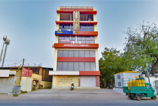 FabHotel Green Park- Nr. Geeta Mandir
