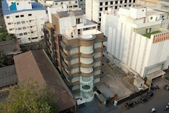 HOTEL DE GLANCE, Surat