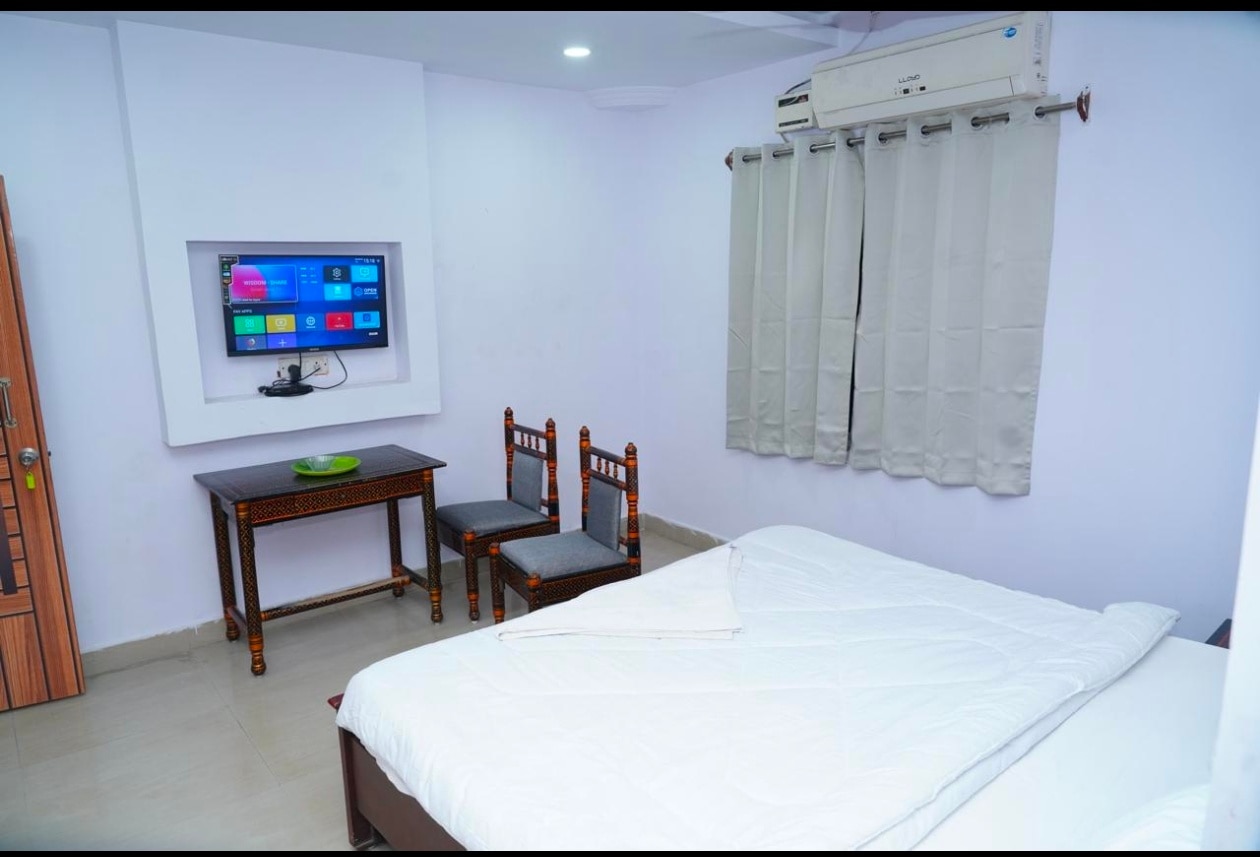 Sri laxmi Narasimha Hotel - Tap to explore photos