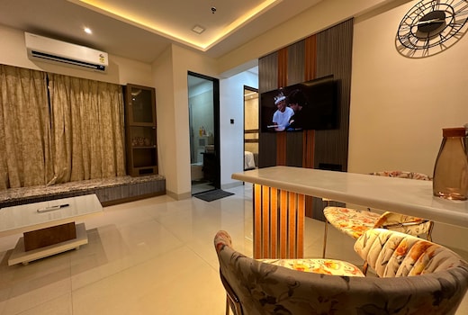 Mi Casa Su Casa 2BHK Luxury Paradise Apartment