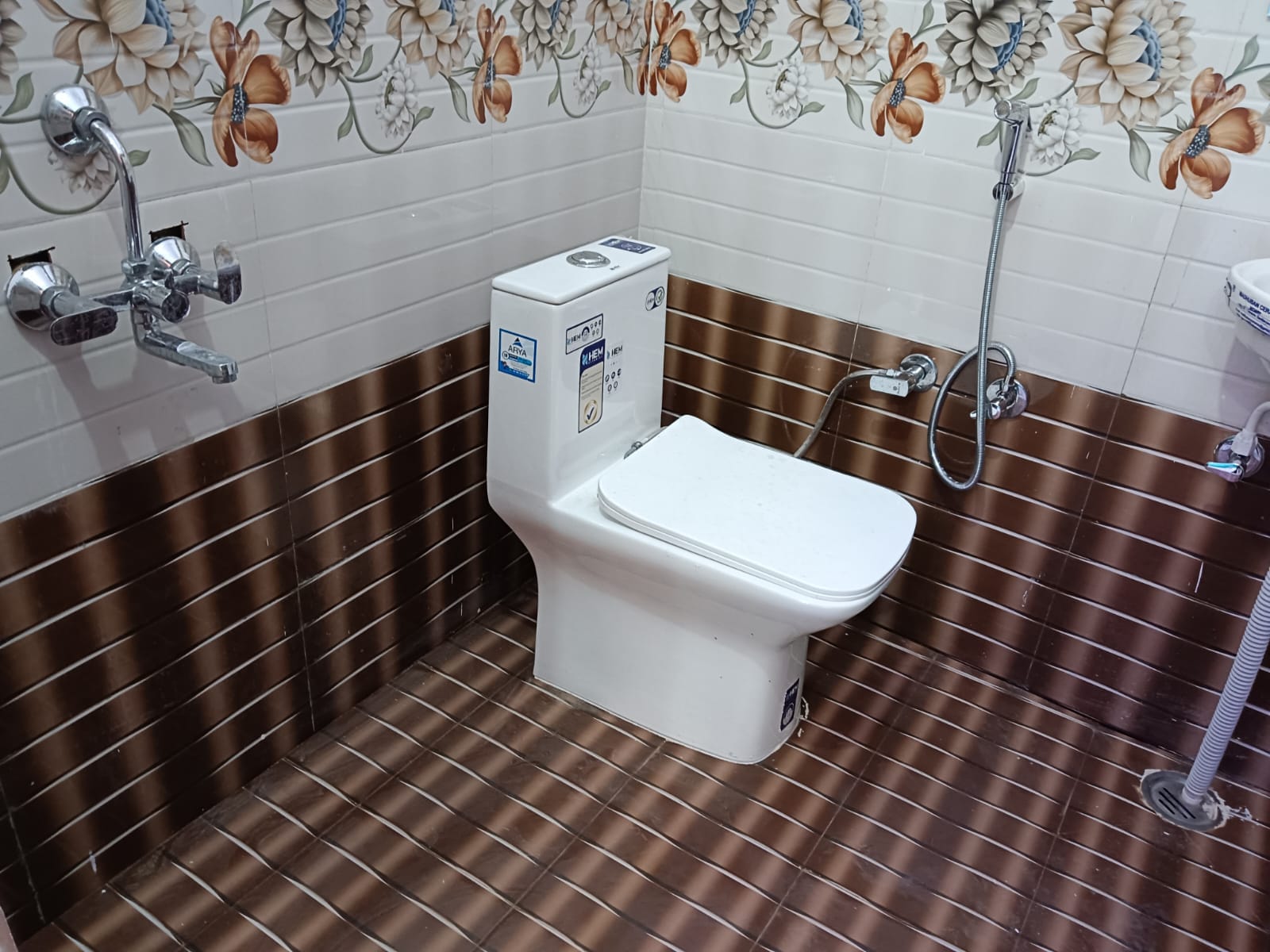INN RAM KRISHNA AYODHYA GUEST HOUSE - Tap to explore photos