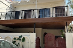 GayatriNiwas, Prayagraj