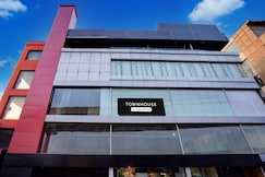 Super Townhouse Shri Prasanna Anjaneya Temple Bangalore Formerly High Rise, Bangalore