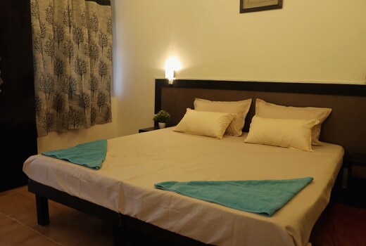 Alore Grande Candolim beach with kitchen