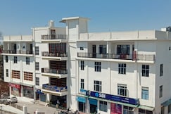Hotel Dewan Palace, Dharamshala