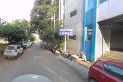 Srinivasa Lodge, Hiriyur