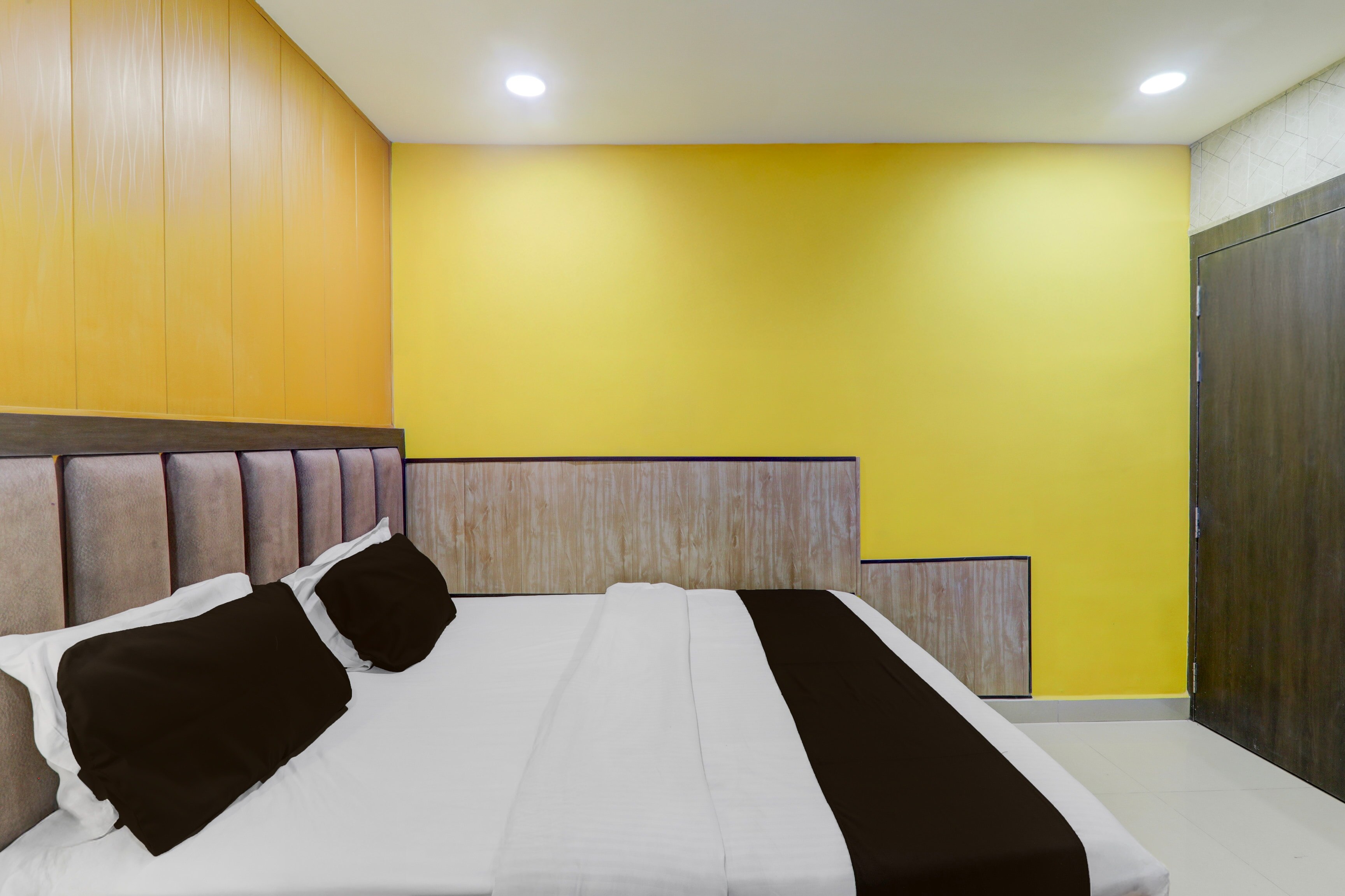 Hotel O Medical College Basaratpur Gorakhpur - Tap to explore photos