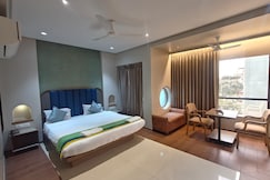 Hotel Panchalee Deluxe ( Gokul Group Hotel Next to Railway Station ), Kolhapur