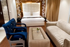 Hotel Signature Grand, Delhi