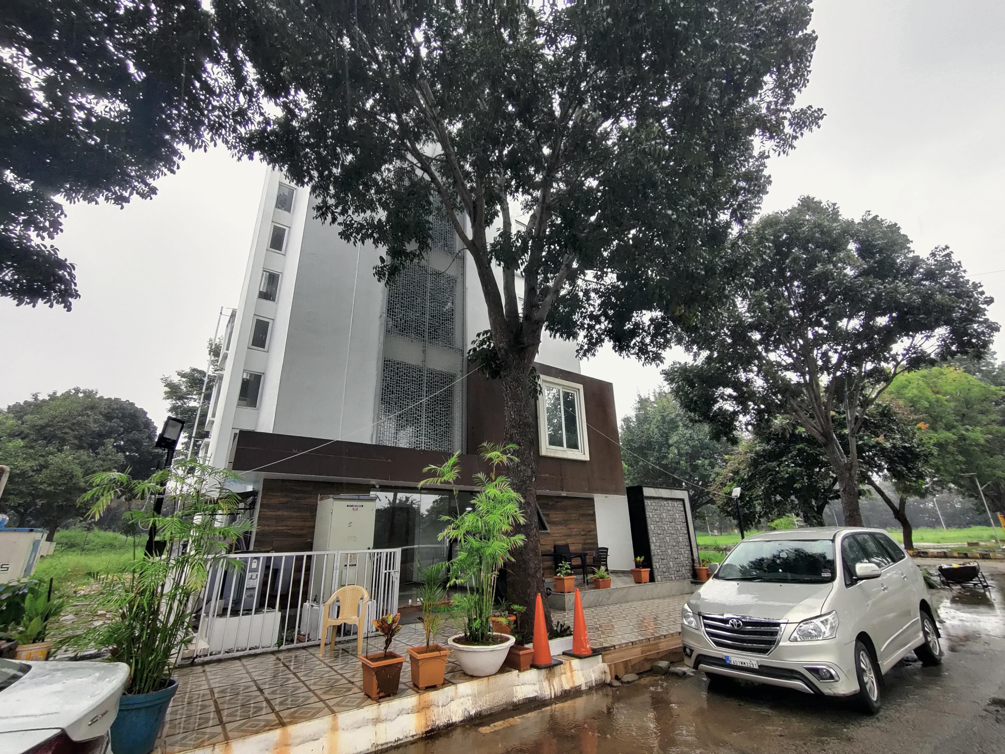 Avi Fortune Suites near Kempegowda Intl Airport - Tap to explore photos