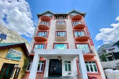 KAKA PALACE HOTEL & RESTAURANT, Bandipore
