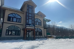 Frosty Mountain Resort, Sonmarg