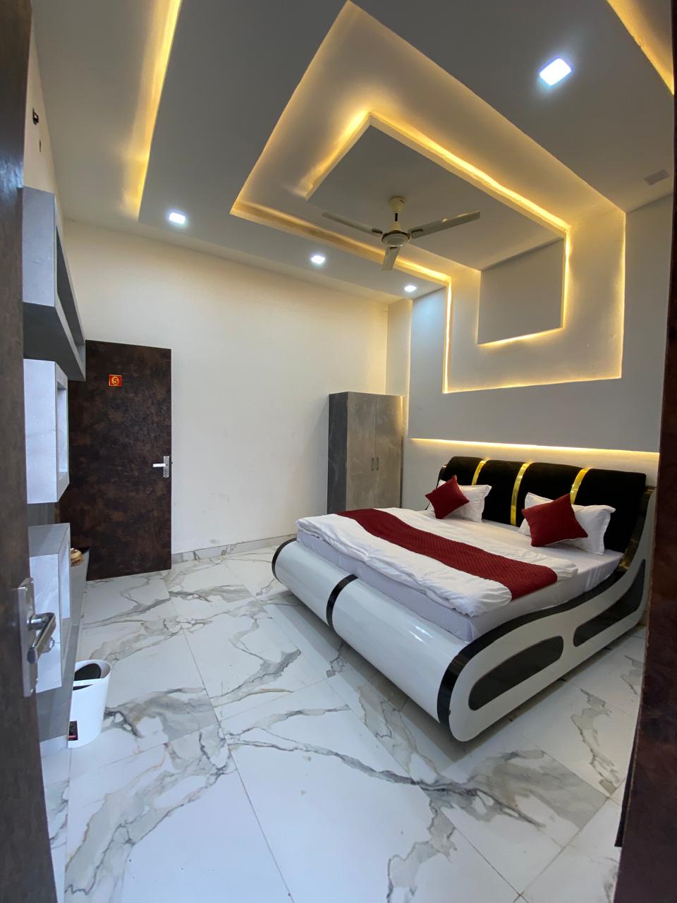 Hotel Soni ji ki dhani restaurant and rooftop cafe - Tap to explore photos