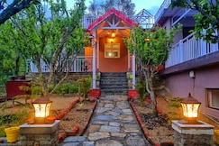 Nature's Vibe Stays luxury Villa with an orchard, Mukteshwar