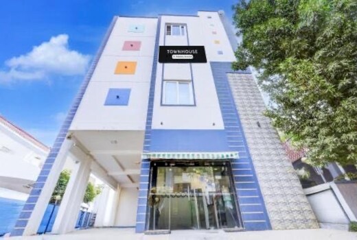 Townhouse Koramangala Road Complex Formerly Parkash Tower