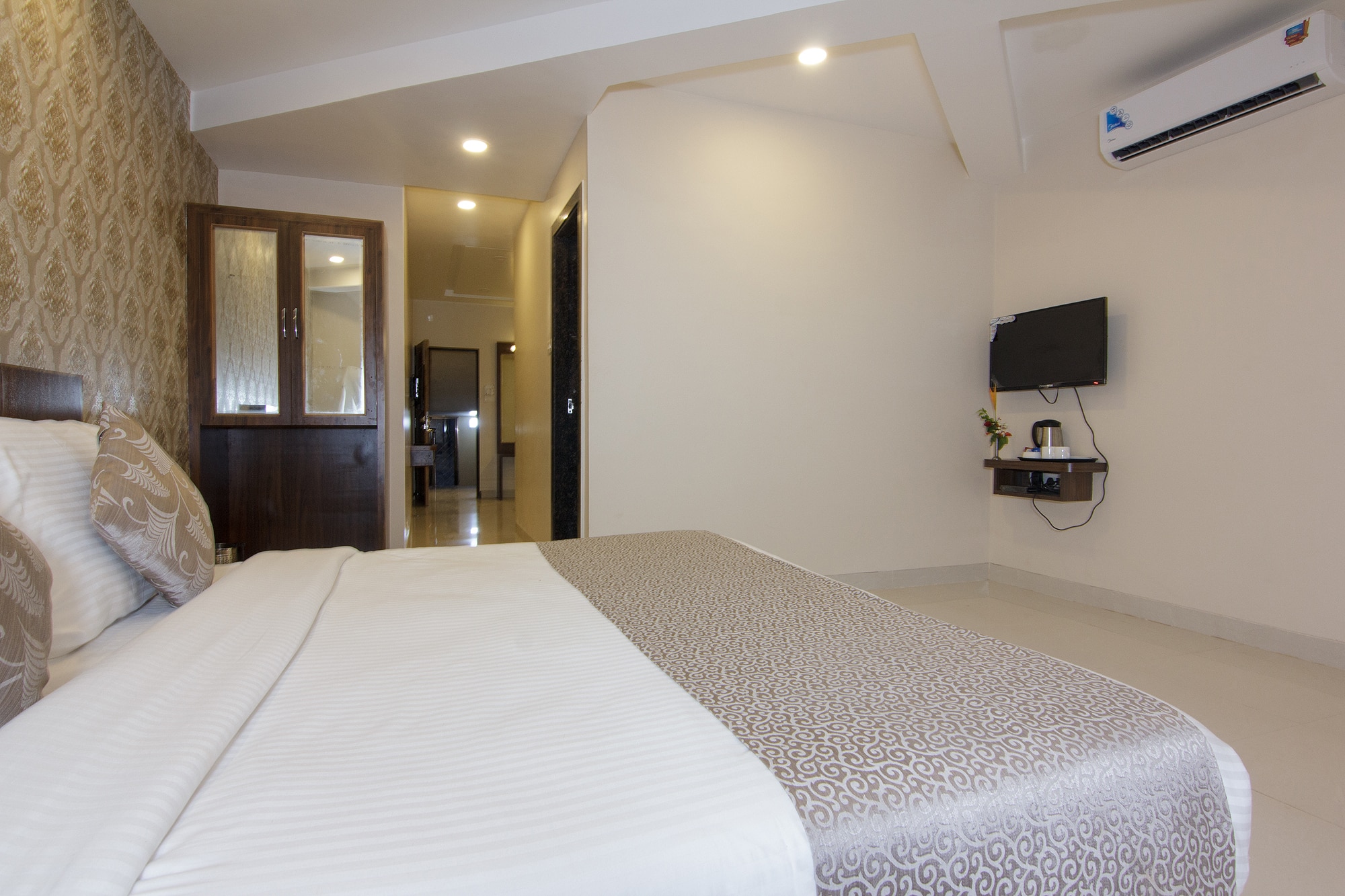 Strand Resort 3