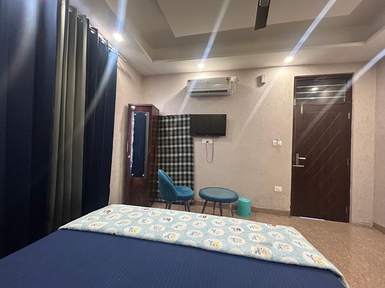 NAVRANG RESIDENCY HOMESTAY - Tap to explore photos