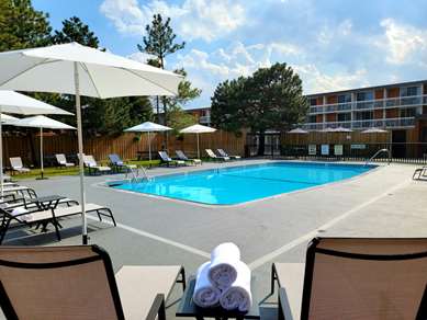 Best Western Parkway Hotel Toronto North - Tap to explore photos