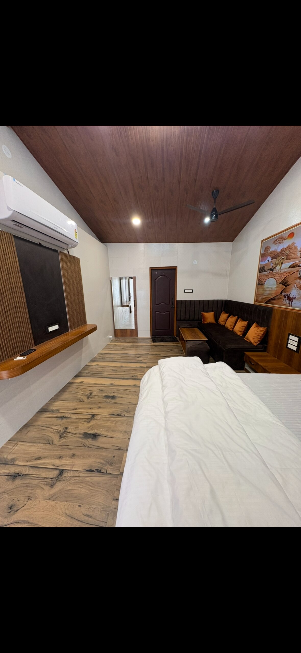 Shree Trilokeshwar cottages - Tap to explore photos