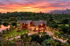 4BR Riverside|Redstone Mansion|Jacuzzi, Panvel