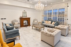 Luxury 5BR Villa Jacuzzi Garden, Bangalore