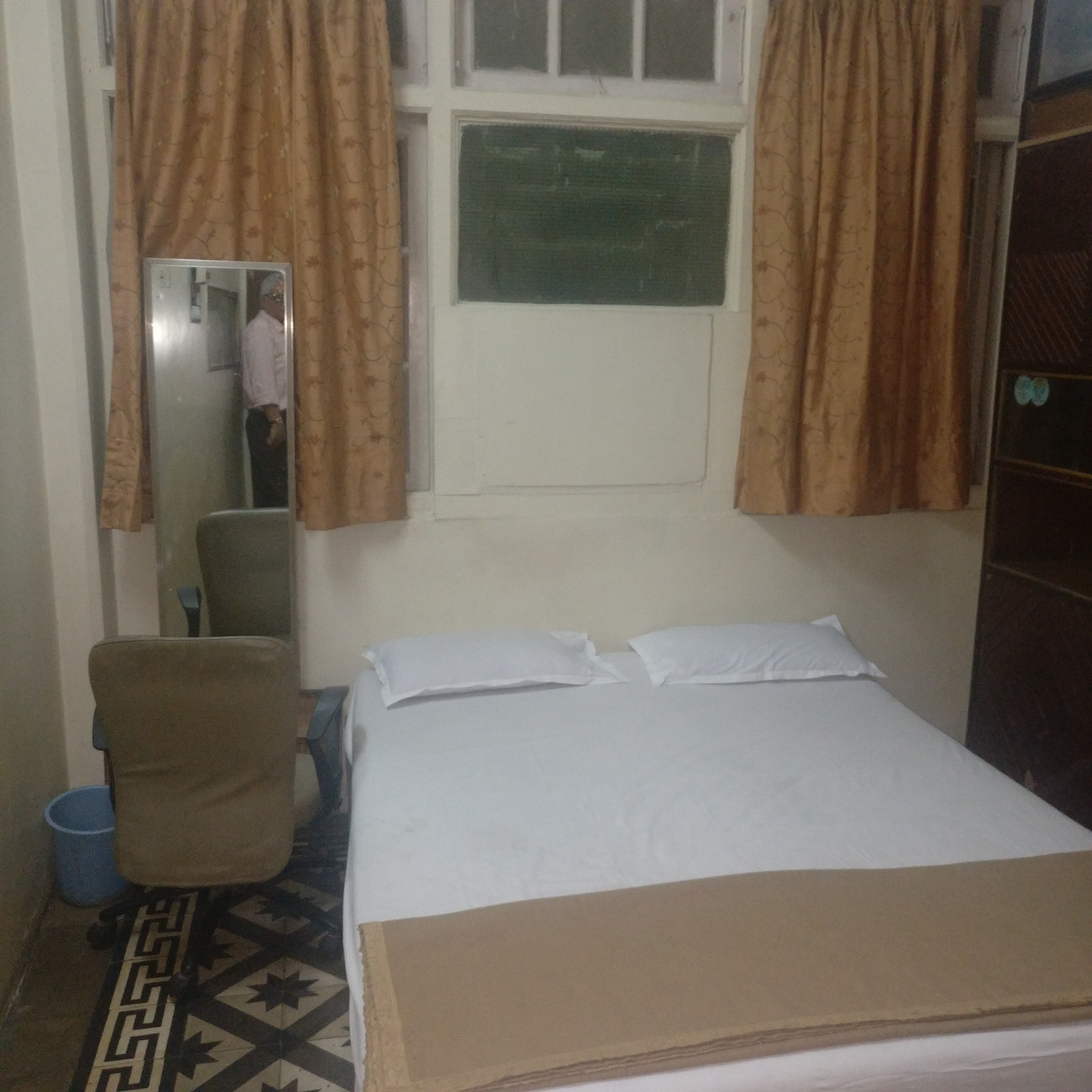 Apollo Guest House - Tap to explore photos