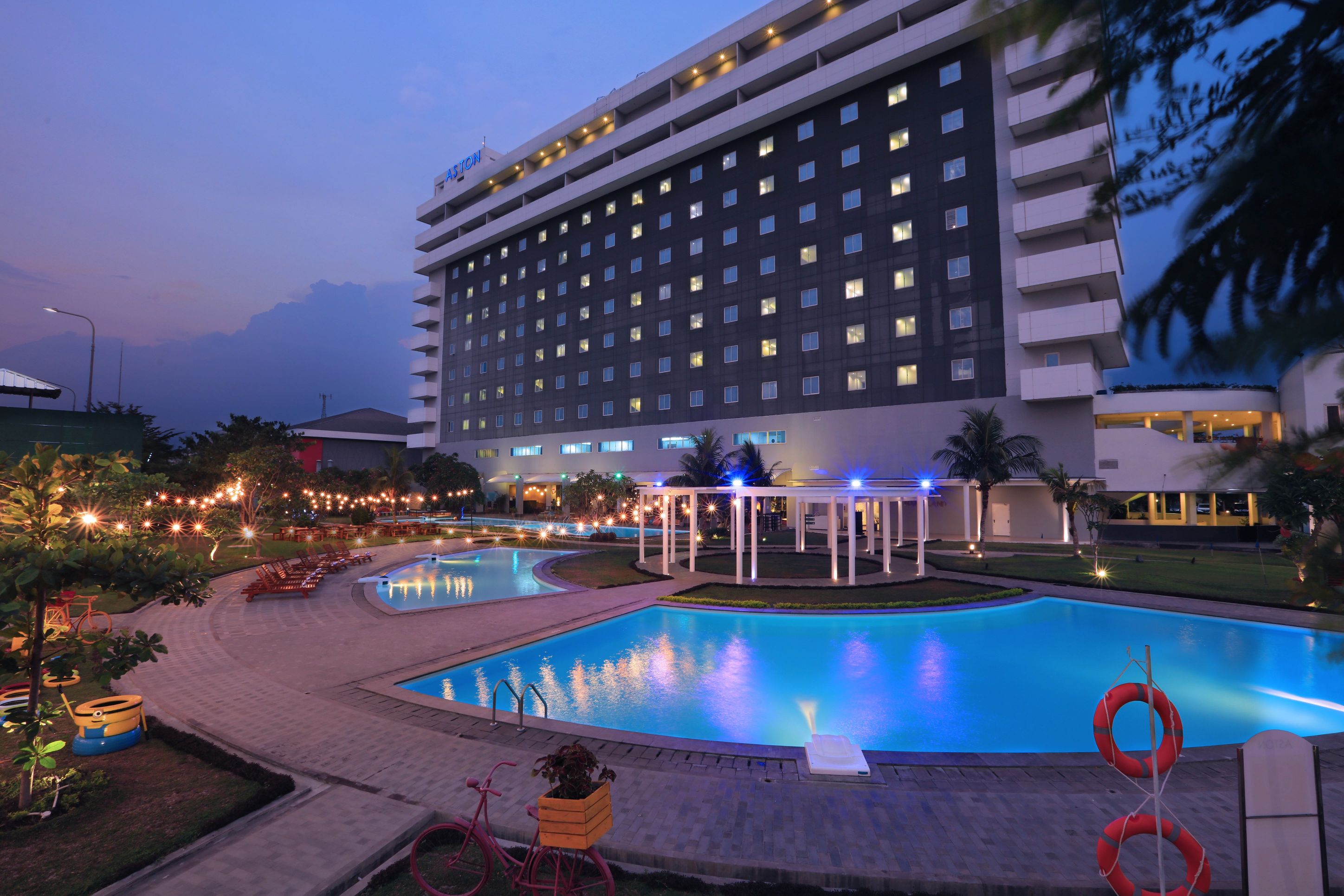 Aston Cirebon Hotel & Convention Center - Tap to explore photos