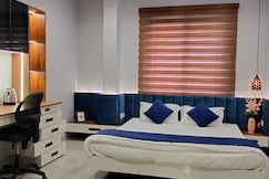 Staymoodyy France Theme Studio, Indore