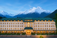 Hotel The Dewan by Royal NaQash, Pahalgam