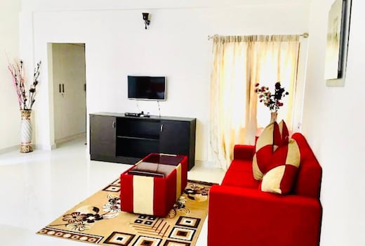 Palm 2BHK Luxury Suites & Service Apartments