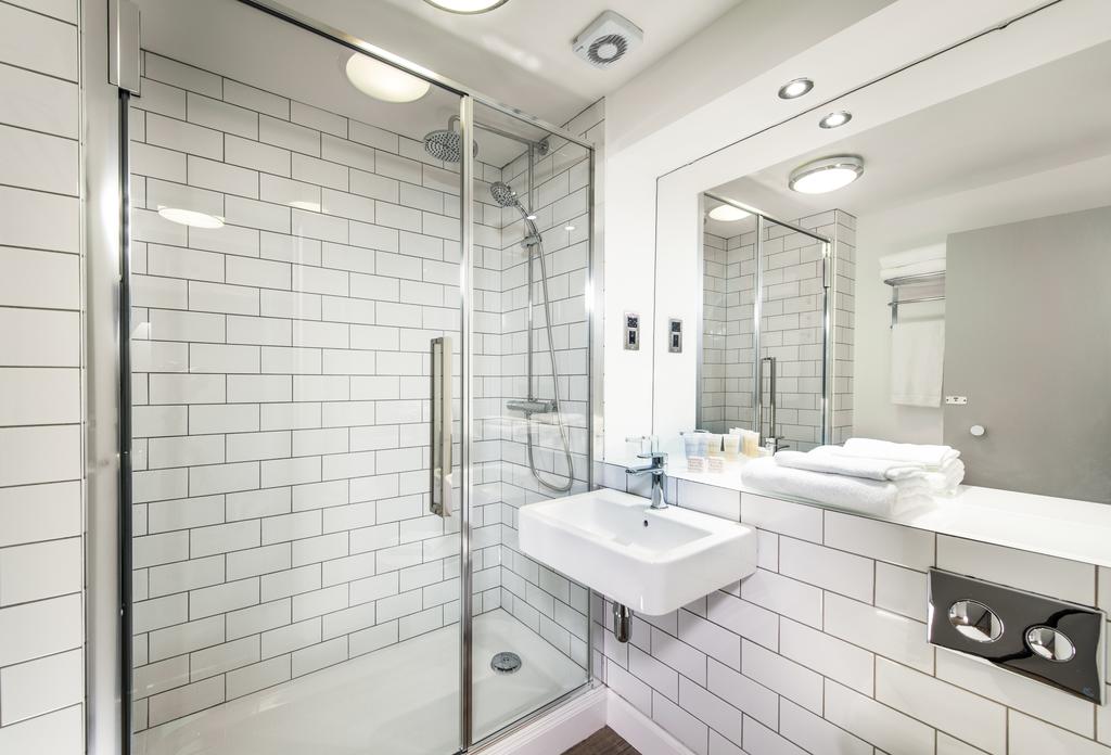 Go Glasgow Urban Hotel by Compass Hospitality - Tap to explore photos