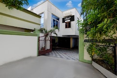 SPOT ON Nest Inn Hotel, Hyderabad