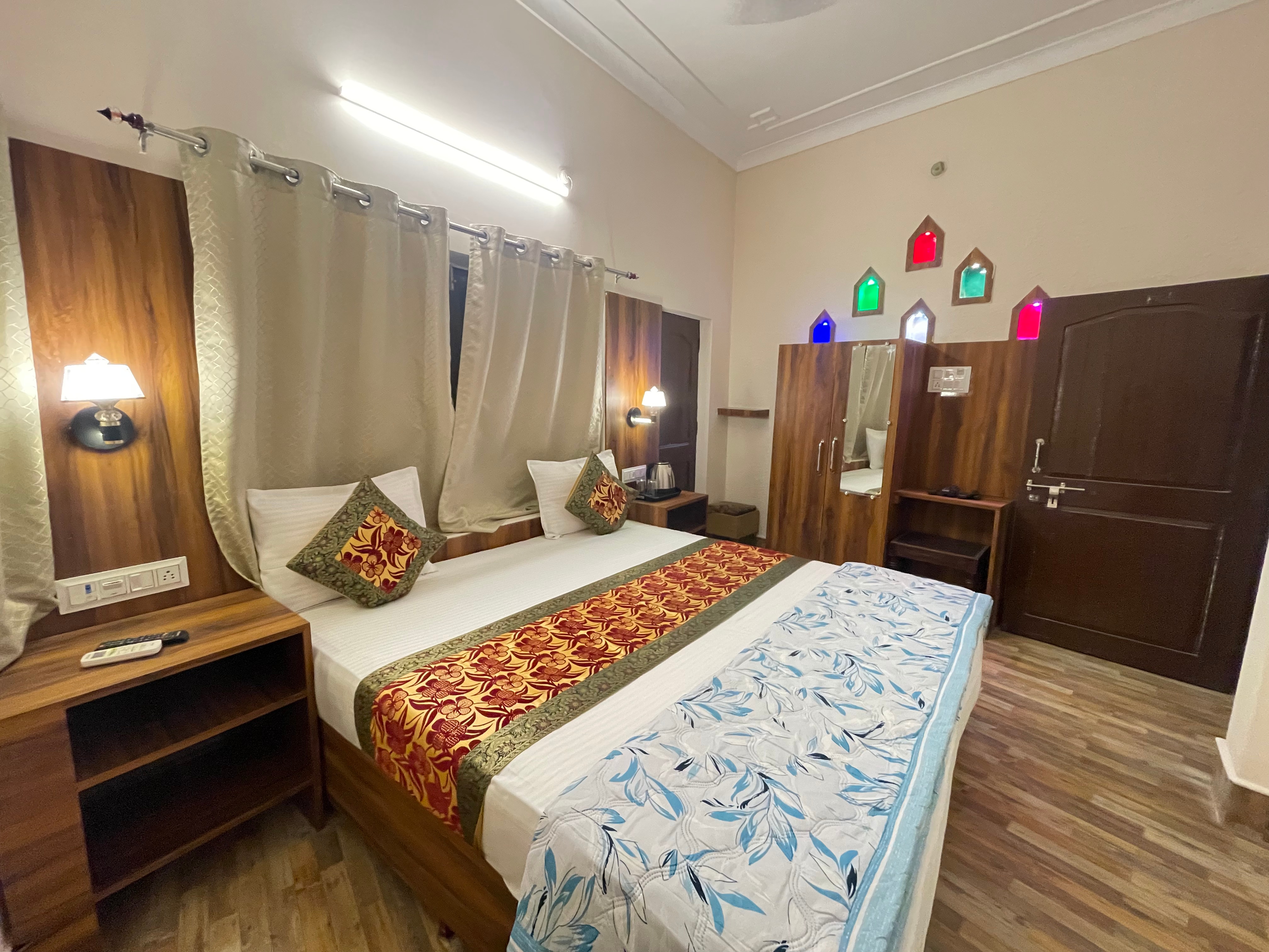 Kashi Ganga Ghat Guest House - Tap to explore photos