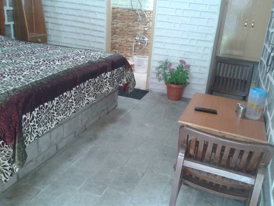 Seraj Home Stay Manali - Tap to explore photos