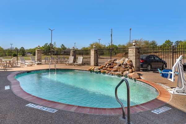 Best Western Mineola Inn - Tap to explore photos