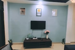 Sundae Airport Metro Dwarka 2 BHK, Delhi