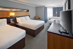 DoubleTree by Hilton Manchester Airport, Warrington
