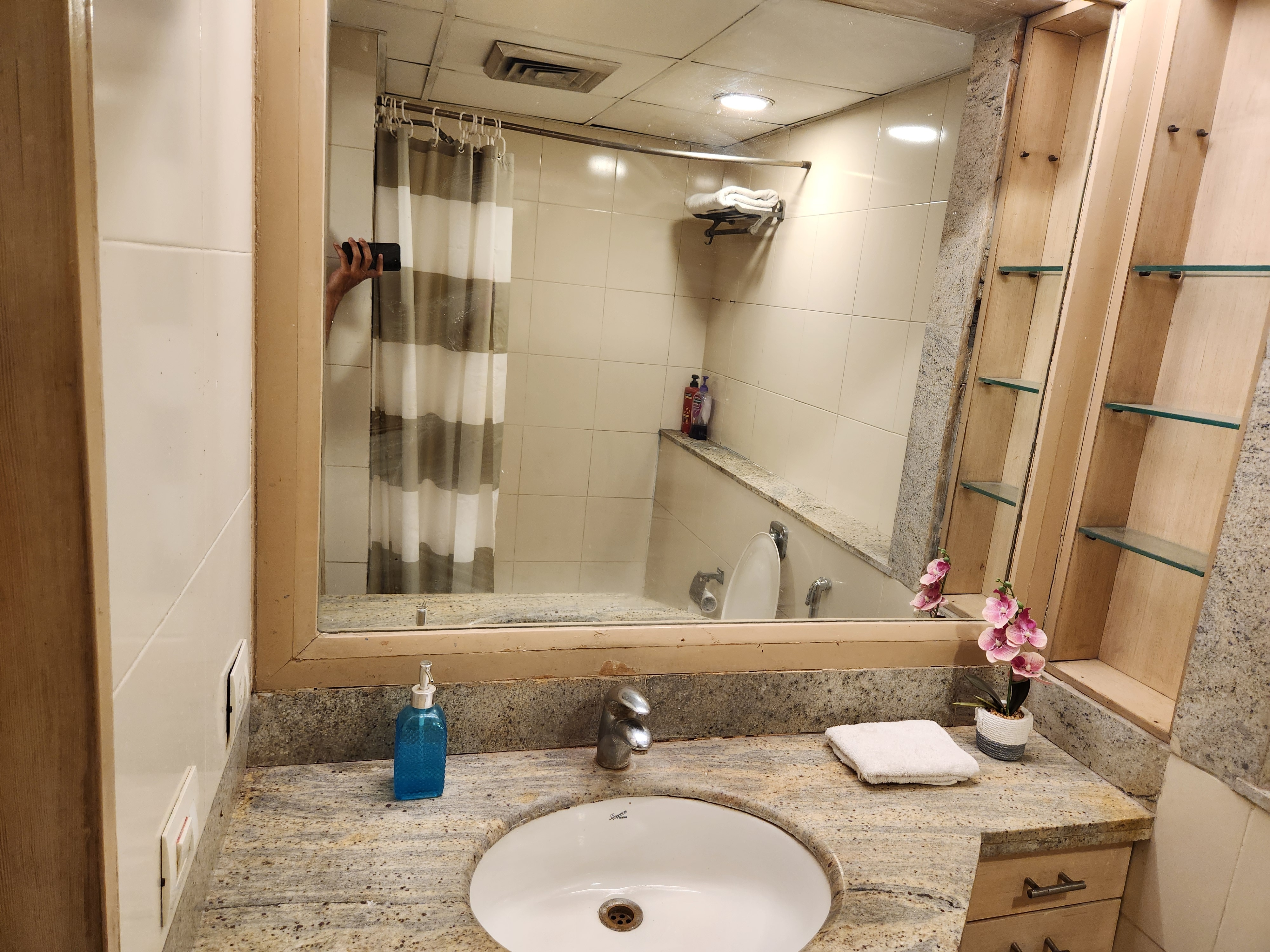 Executive Serviced Appartment - Tap to explore photos