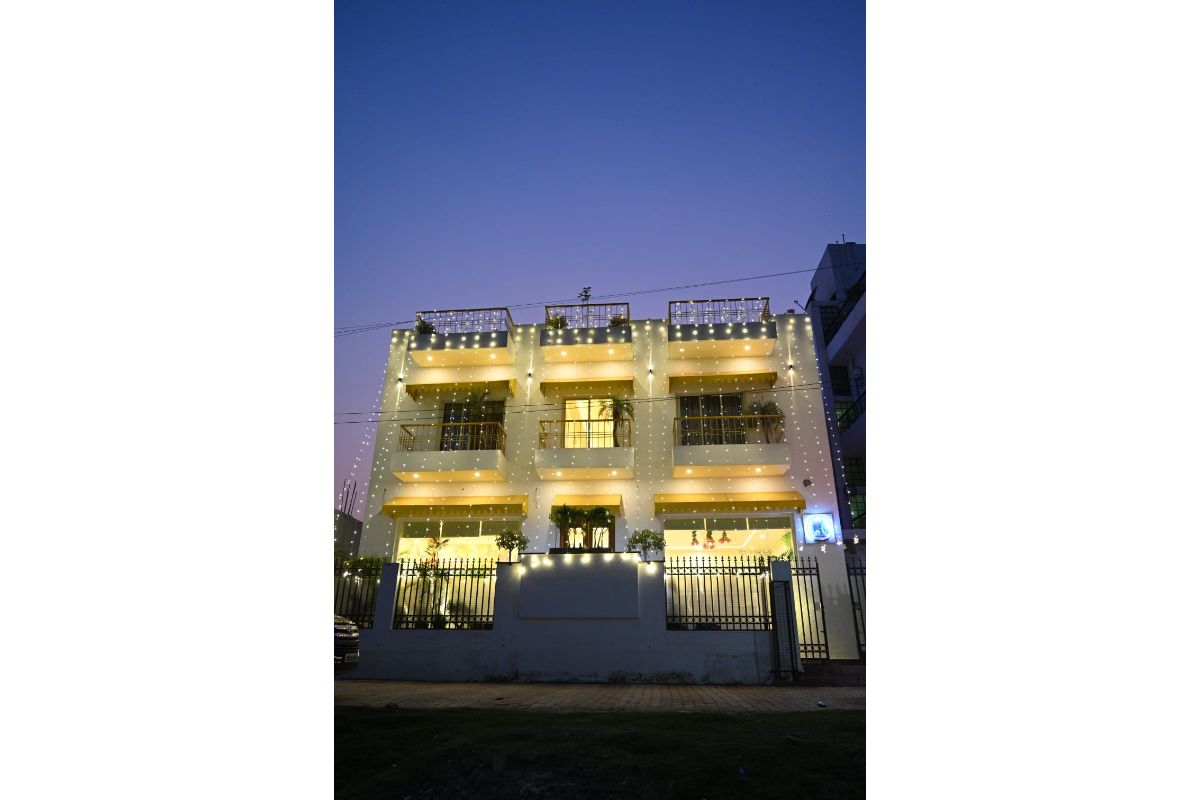 Hotel Ganga Garden - Tap to explore photos