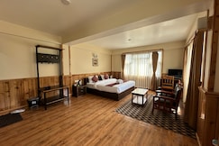 La Bougainvillea Garden Retreat with Swimming pool , Gorubathan