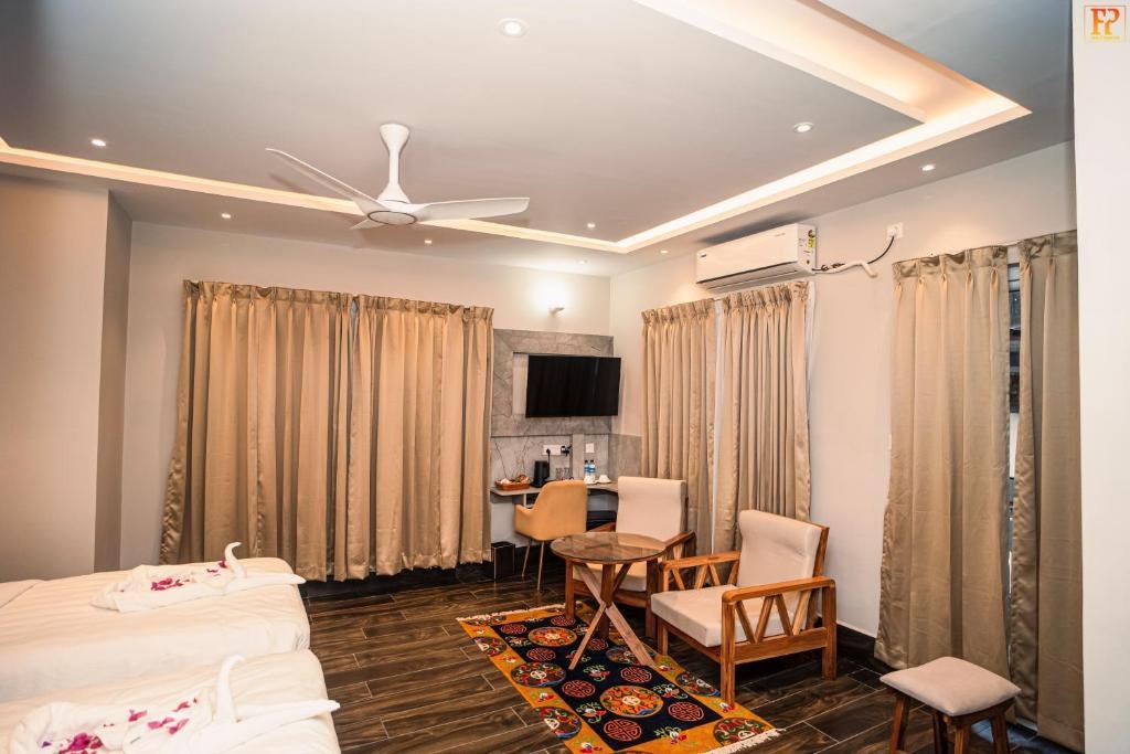 Hotel Khamsum Phuntsholing - Tap to explore photos