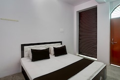 OYO 828185 Ayush Hotel And Restaurants, Soraon