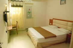 24/7 Shine Comforts, Hospet