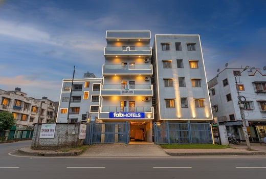 FabHotel Spark Inn