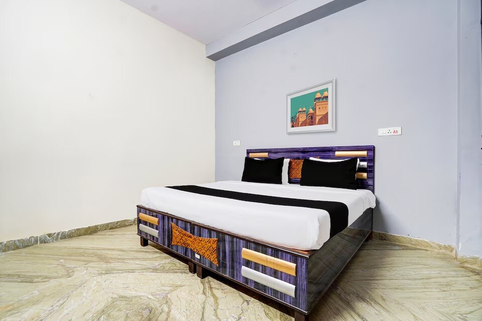 Hotel Shubham Guest House - Tap to explore photos