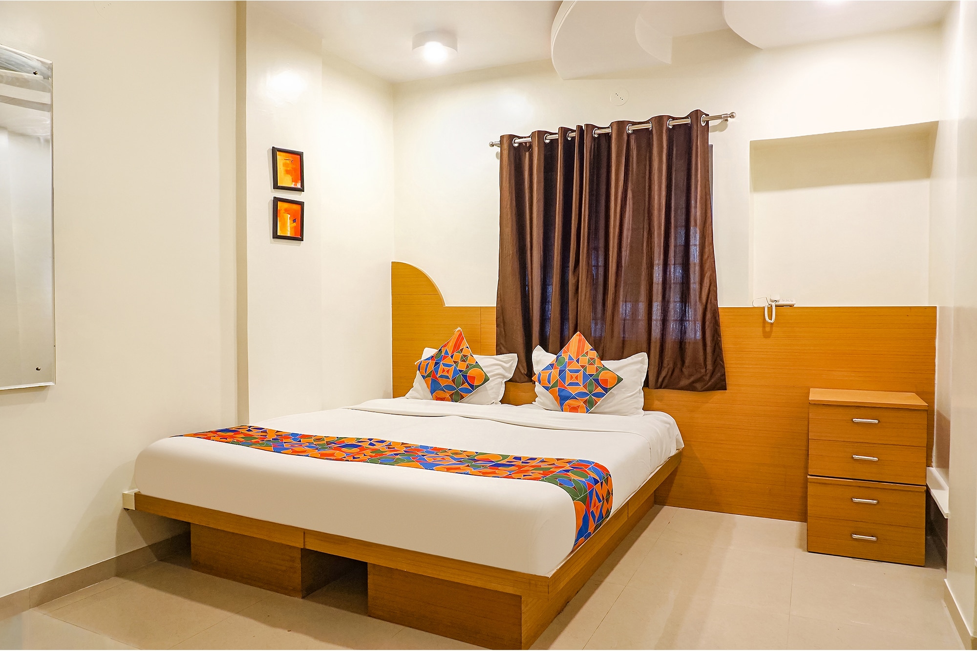 FabHotel Shree Swami - Nr. Bird Valley Udyan - Tap to explore photos
