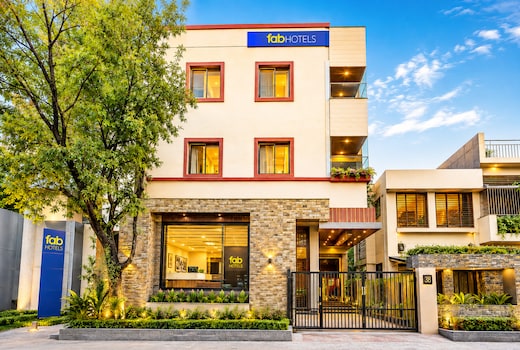 FabHotel D Qube - Porur